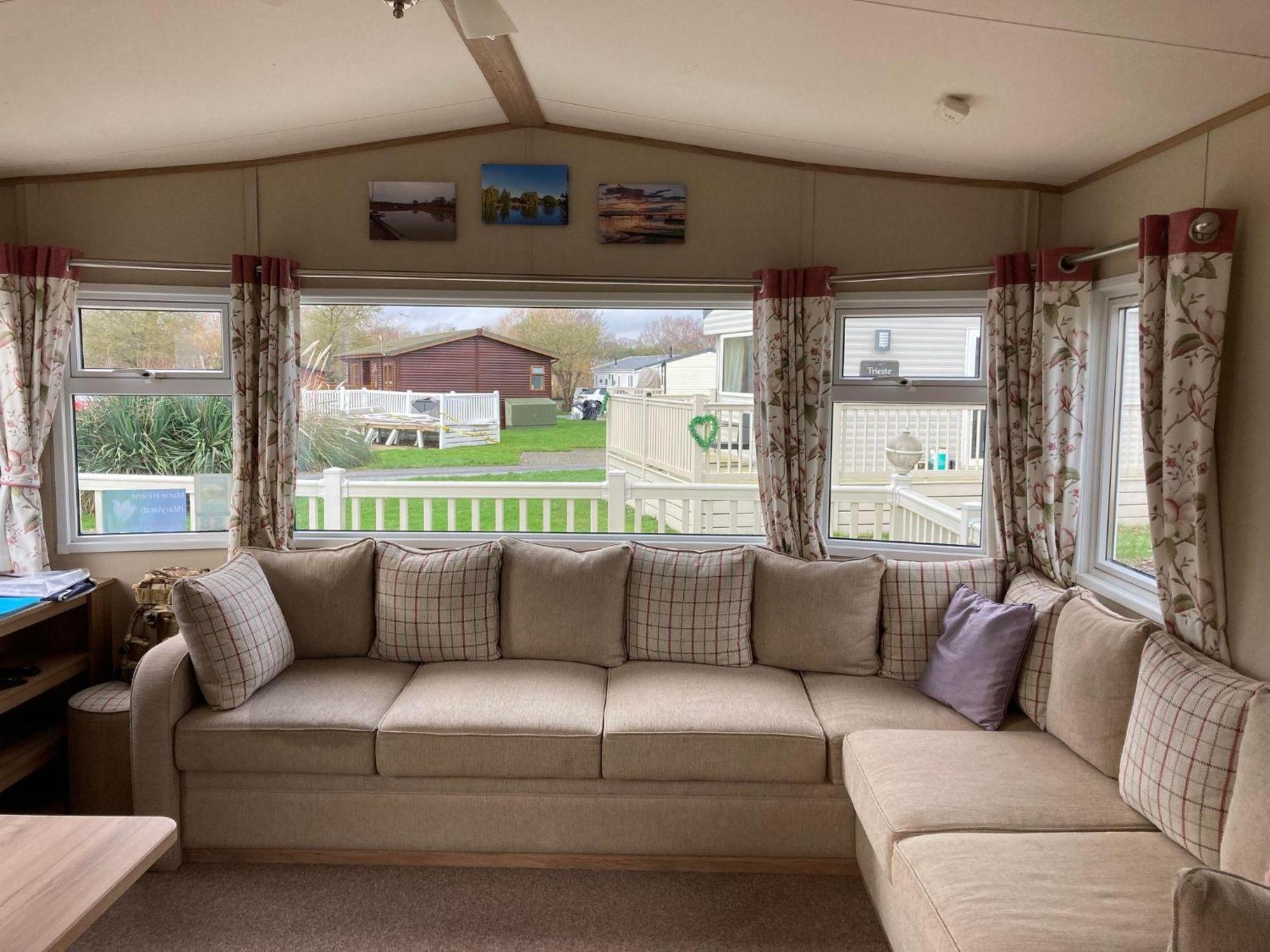 Lovely 6 Berth Caravan With Decking At Carlton Meres In Suffolk Ref 60058M Saxmundham Dış mekan fotoğraf