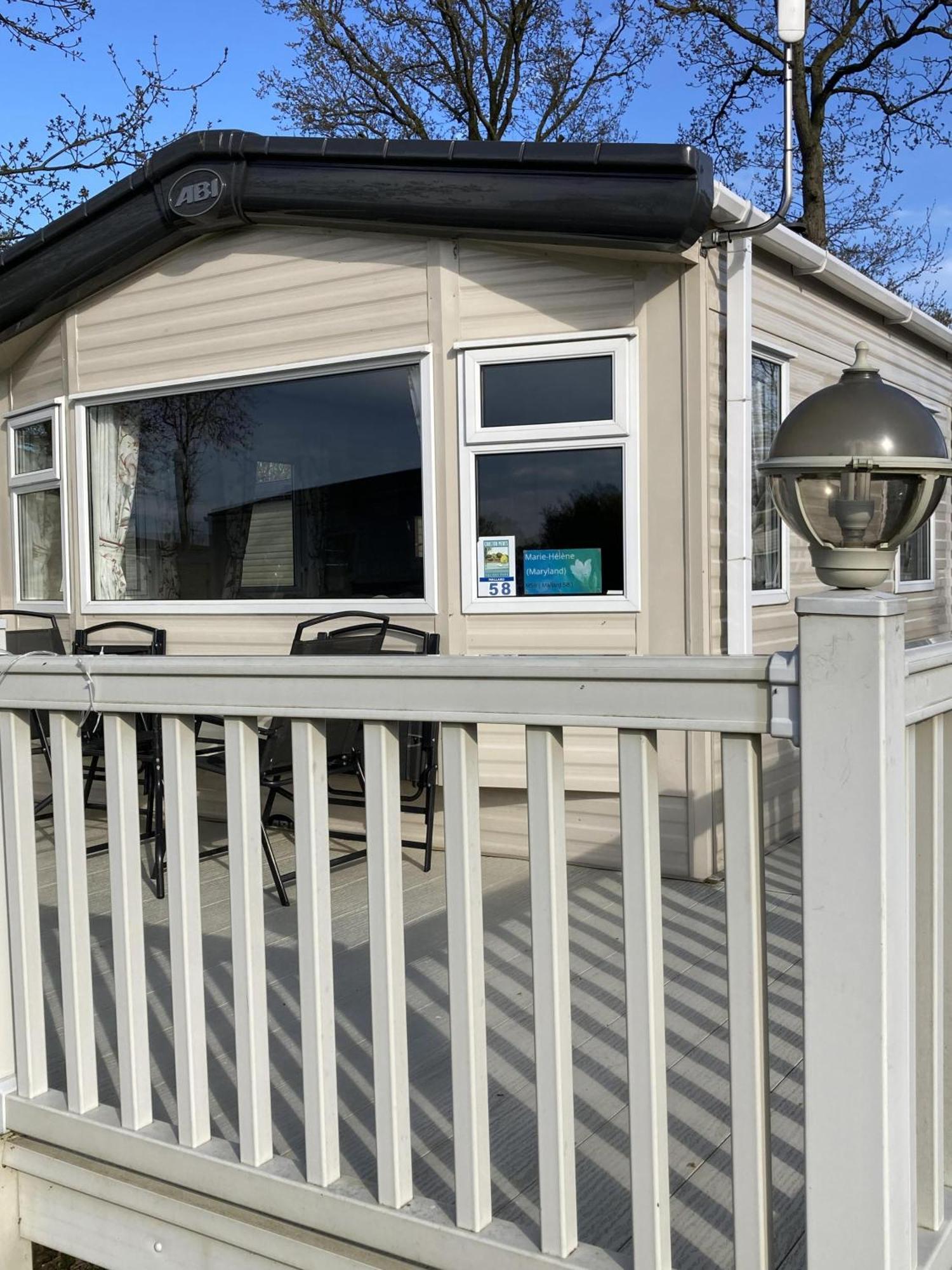 Lovely 6 Berth Caravan With Decking At Carlton Meres In Suffolk Ref 60058M Saxmundham Dış mekan fotoğraf